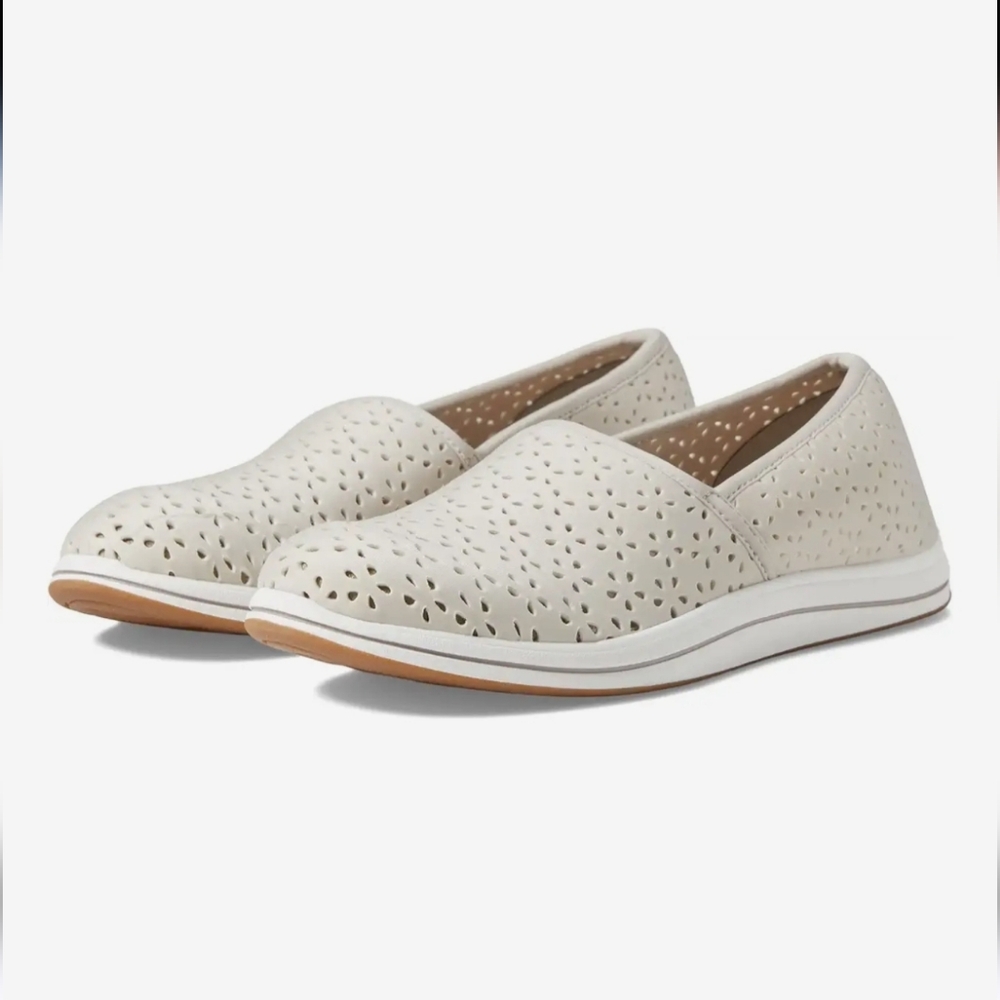 Clarks Cloudsteppers Breeze Emily Light Taupe Perforated Slip‑On Loafers W 8